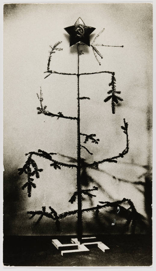 Karta pocztowa autorstwa Leszka Golca z życzeniami świątecznymi