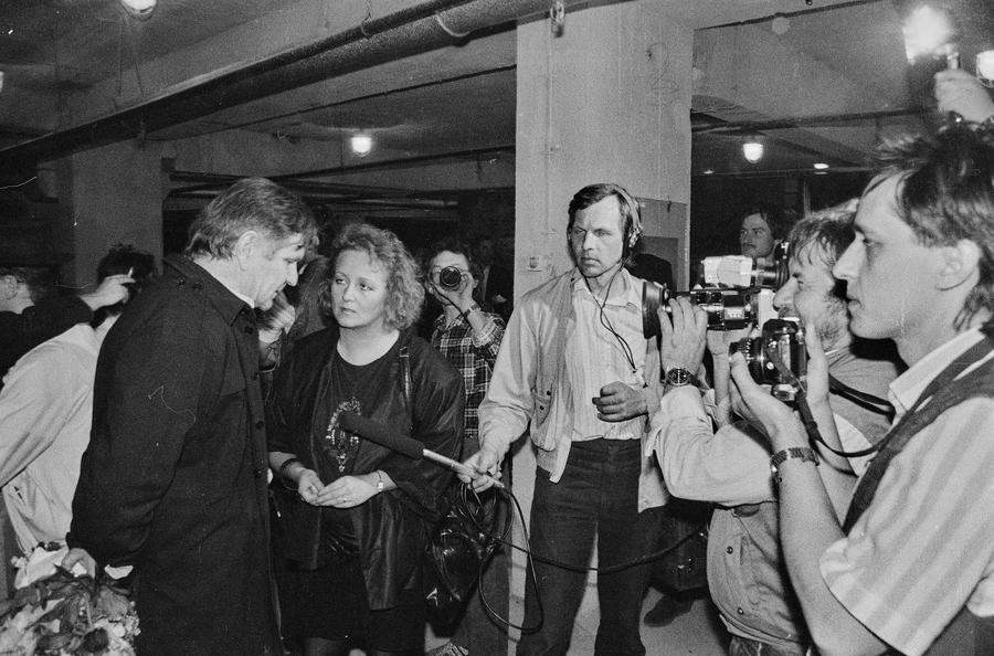 Wystawa &bdquo;Lochy Manhattanu, czyli sztuka innych medi&oacute;w&rdquo;, garaże, Ł&oacute;dź, 1989