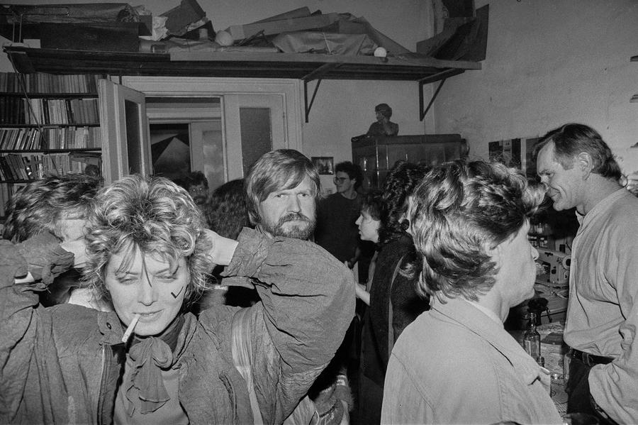 J&oacute;zef Robakowski, &bdquo;Gabinet kątów energetycznych&rdquo;, Galeria Wschodnia, Ł&oacute;dź, 1987