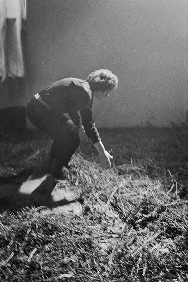 Krzysztof Zarębski, performans &bdquo;Kwiaty&rdquo;, Liga Kobiet, Warszawa, 1971