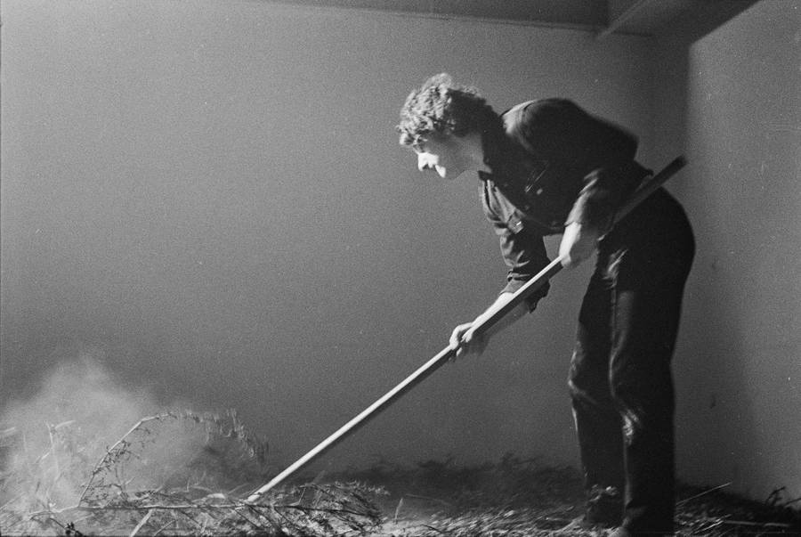 Krzysztof Zarębski, performans &bdquo;Kwiaty&rdquo;, Liga Kobiet, Warszawa, 1971