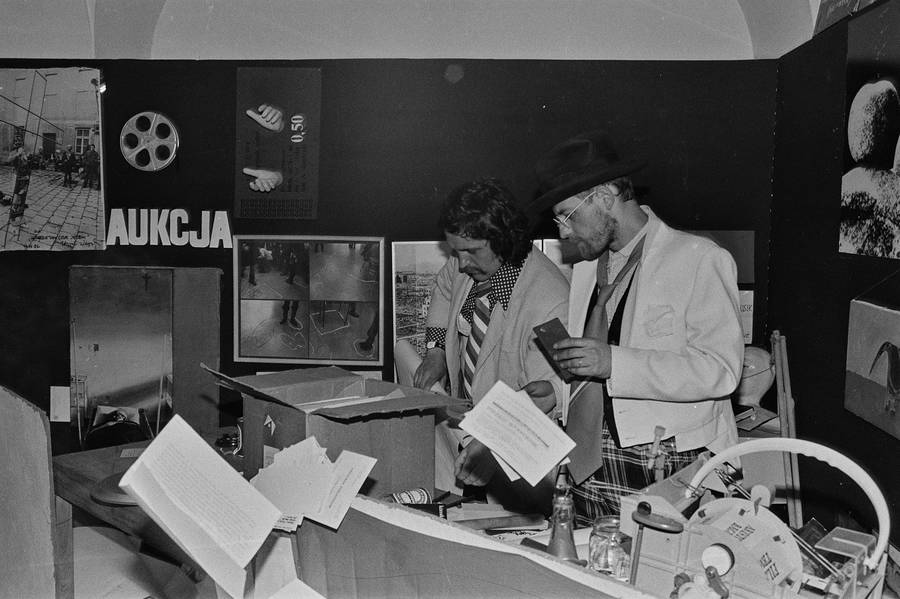 Jacek Kryszkowski, Adam Rzepecki &bdquo;Pozbędziemy się dzieł sztuki światowej i rodzimej jakie znajdują się w naszym zasięgu&rdquo;, Mała Galeria, Warszawa, 1985