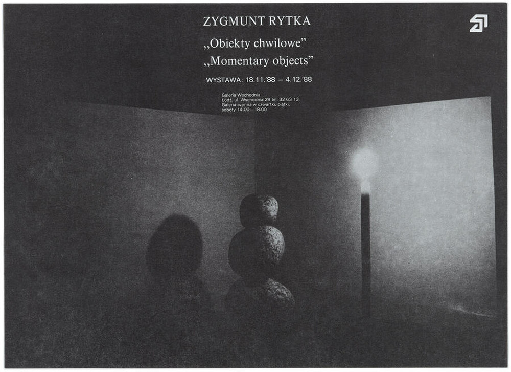 Plakat do wystawy Zygmunta Rytki &bdquo;Obiekty chwilowe&rdquo;