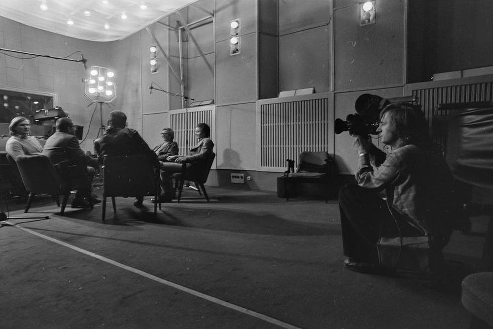 &bdquo;Żywa galeria&rdquo;, dykusja w Wytw&oacute;rni Film&oacute;w Oświatowych, Ł&oacute;dź, ok. 1974