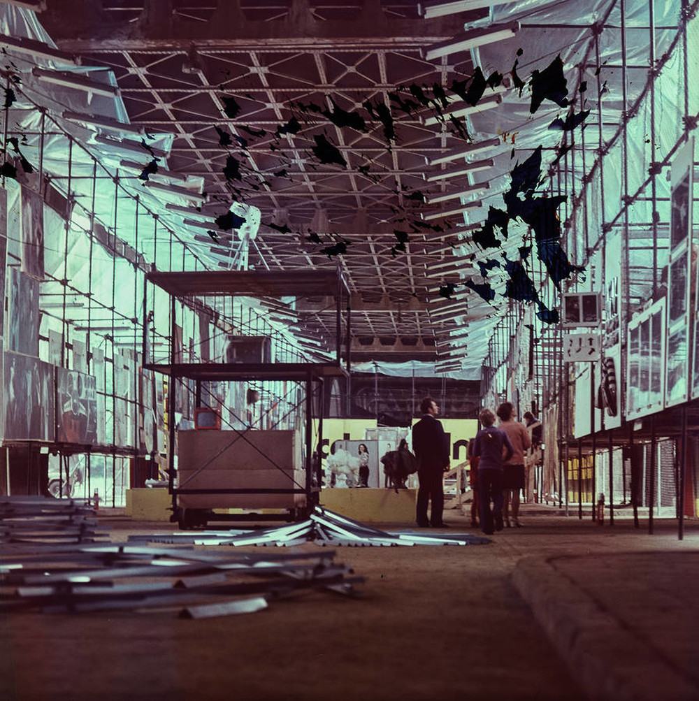 CDN - Presentations of Young People's Art exhibition, under Poniatowski Bridge, Warsaw, 1977