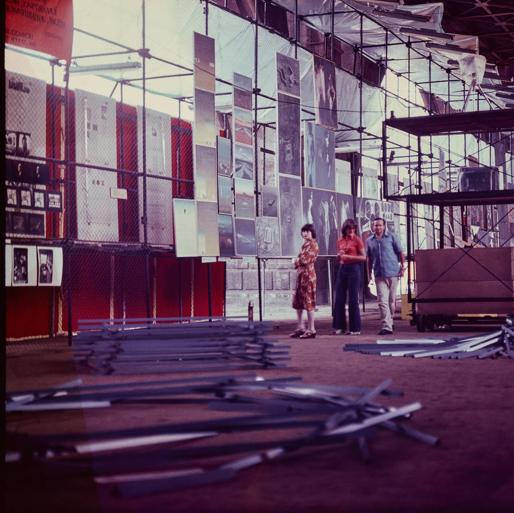 CDN - Presentations of Young People's Art exhibition, under Poniatowski Bridge, Warsaw, 1977