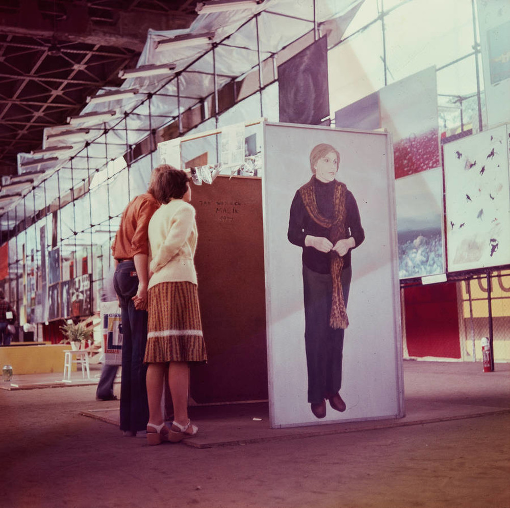 CDN - Presentations of Young People's Art exhibition, under Poniatowski Bridge, Warsaw, 1977