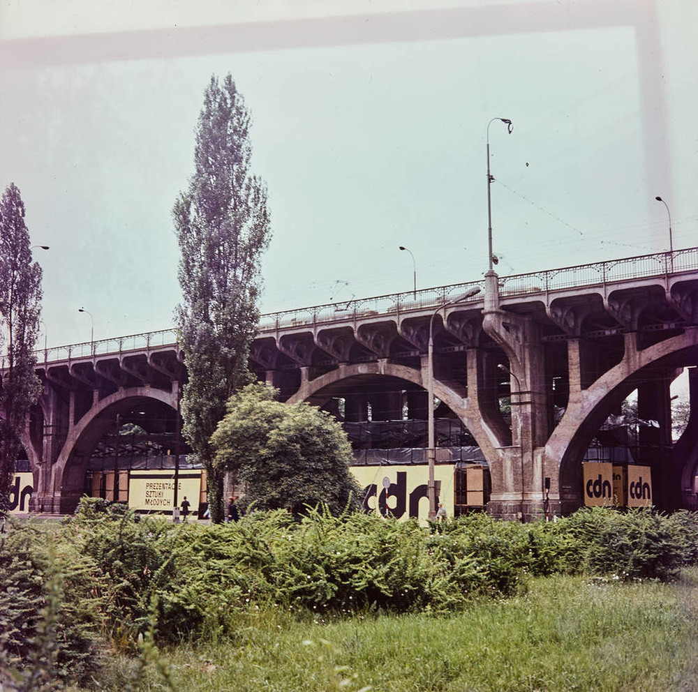 CDN - Presentations of Young People's Art exhibition, under Poniatowski Bridge, Warsaw, 1977