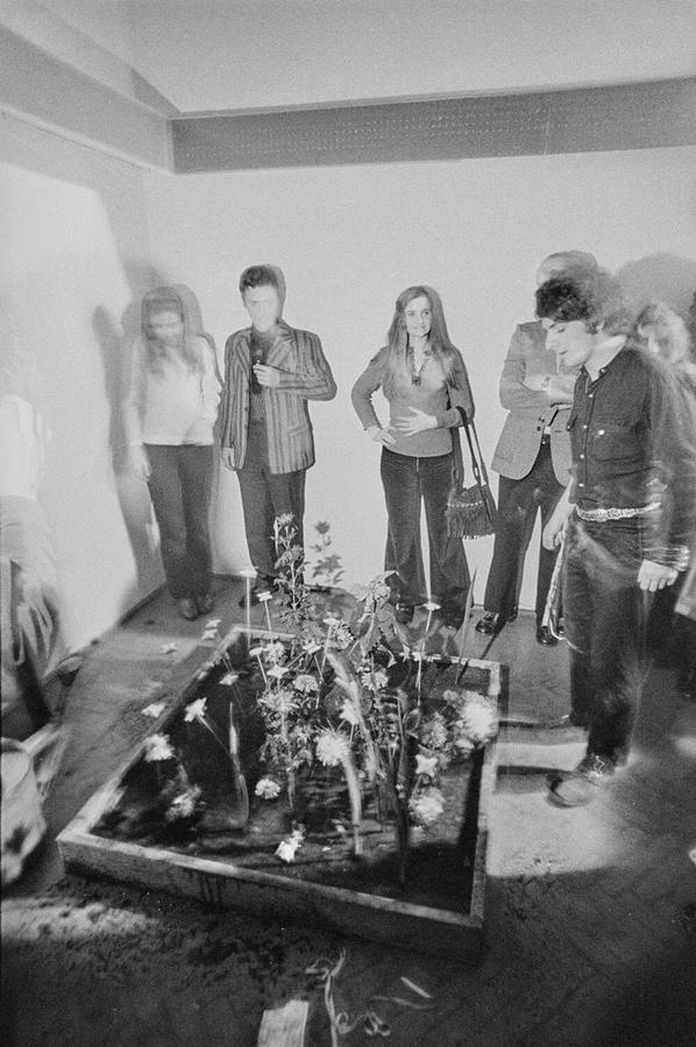 Krzysztof Zarębski, performance of "Flowers", Women's League Club, Warsaw, 1971