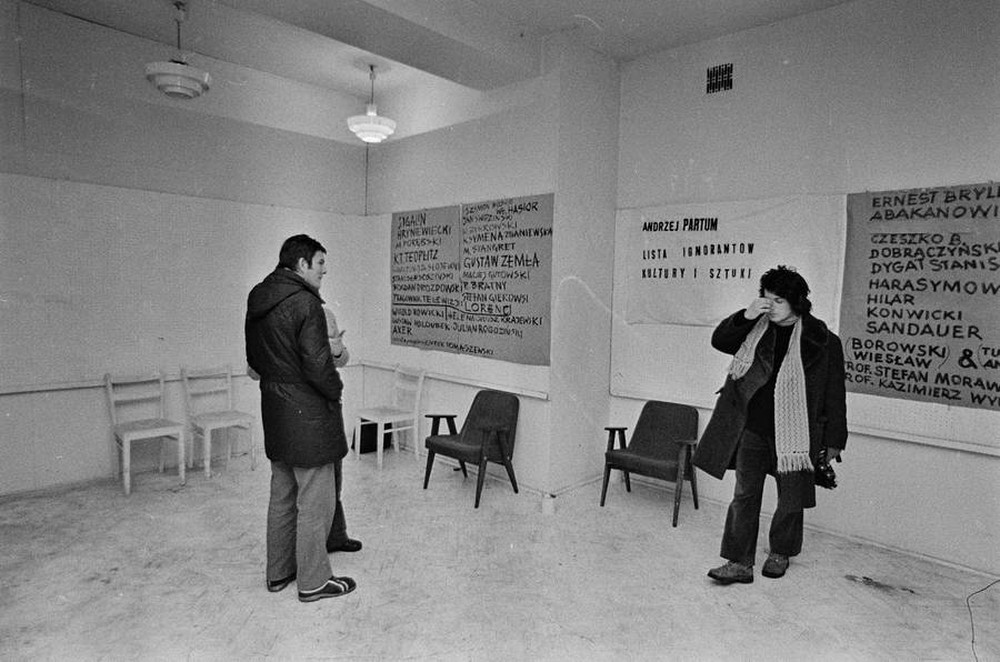 Andrzej Partum, "List of Culture and Art Ignoramuses", Repassage Gallery, Warsaw 1973