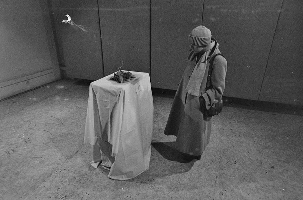 Andrzej Partum, "Stench", Repassage Gallery, Warsaw, 1977