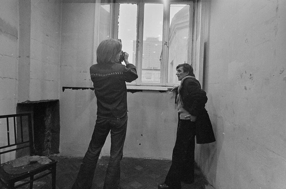 "Live Gallery", Andrzej Partum, Poetry Office (Poznańska Street), Warsaw, 1974