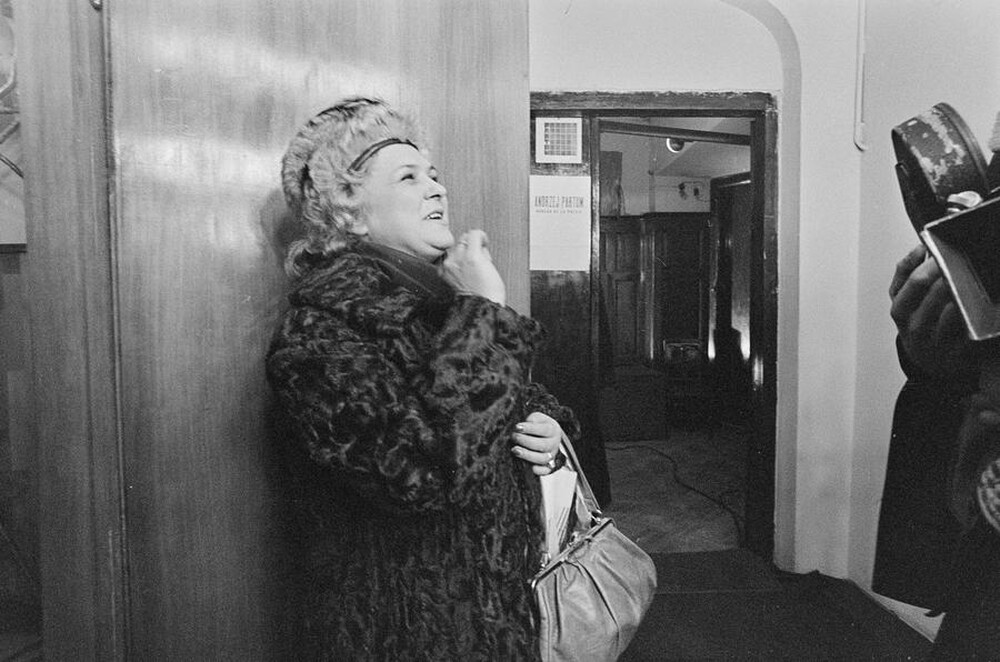 "Live Gallery", Andrzej Partum, Poetry Office (Poznańska Street), Warsaw, 1974