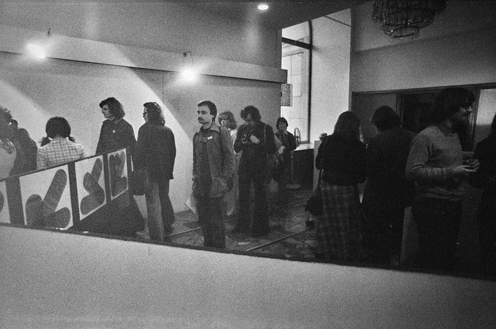 Natalia LL, &bdquo;Sztuka konsumpcyjna&rdquo;, wystawa i projekcja film&oacute;w, Galeria Wsp&oacute;łczesna, Warszawa 1975