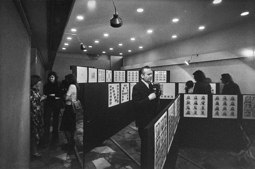 Natalia LL, &bdquo;Sztuka konsumpcyjna&rdquo;, wystawa i projekcja film&oacute;w, Galeria Wsp&oacute;łczesna, Warszawa 1975