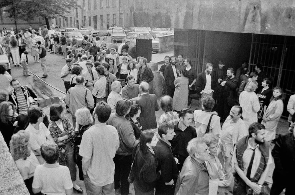 Manhattan Dungeons, or the Art of Other Media exhibition, garages, Ł&oacute;dź, 1989