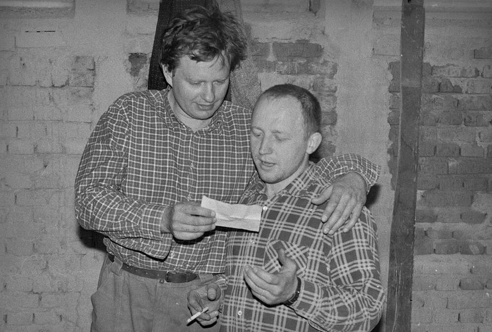 Wystawa &bdquo;Lochy Manhattanu, czyli sztuka innych medi&oacute;w&rdquo;, garaże, Ł&oacute;dź, 1989