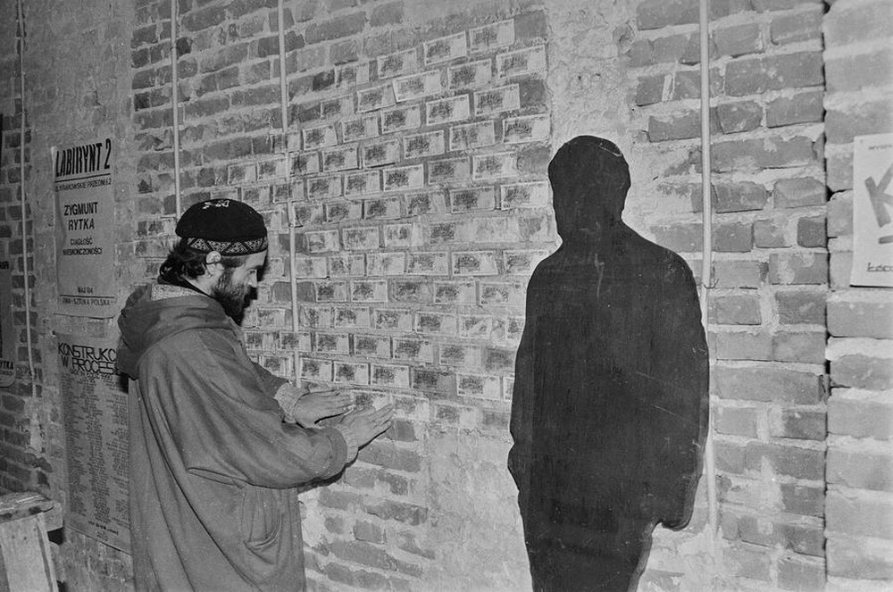 Exhibition "Ł&oacute;dź Neo-avantgarde Movement 1970-1992", Grohman Palace, Ł&oacute;dź, 1992