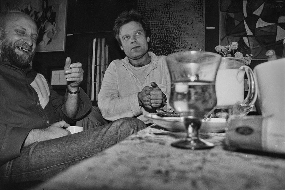 J&oacute;zef Robakowski, "Energy Corners Office", Wschodnia Gallery, Ł&oacute;dź, 1987