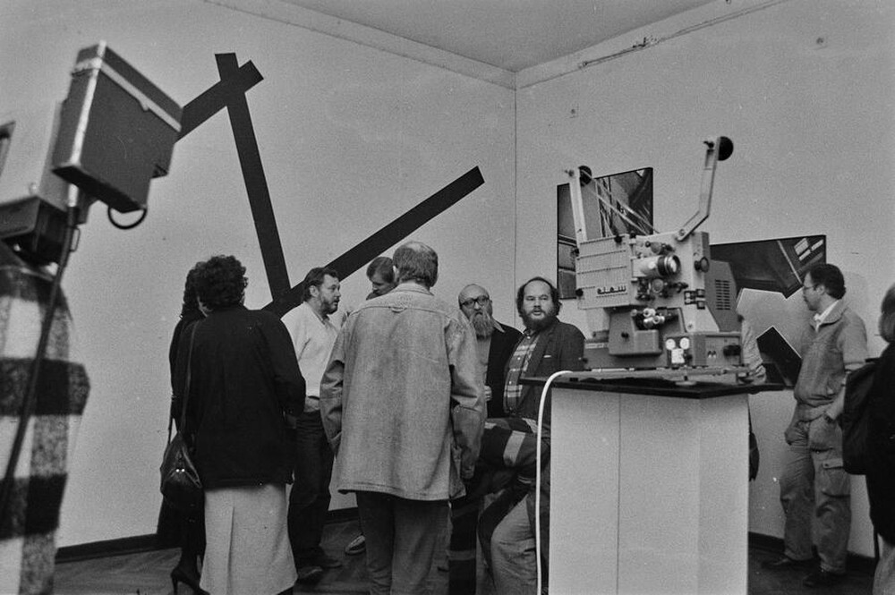 J&oacute;zef Robakowski, "Energy Corners Office", Wschodnia Gallery, Ł&oacute;dź, 1987