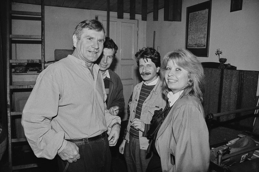 J&oacute;zef Robakowski, "Energy Corners Office", Wschodnia Gallery, Ł&oacute;dź, 1987
