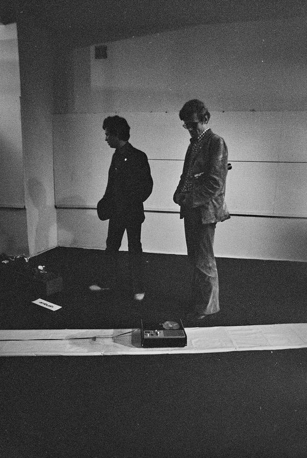 Krzysztof Zarębski, performance of "Ambush", Repassage Gallery, Warsaw, 1974