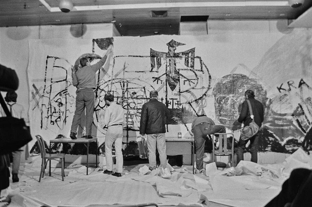 Communal painting, happening at Stodoła Gallery, Warsaw, 1986