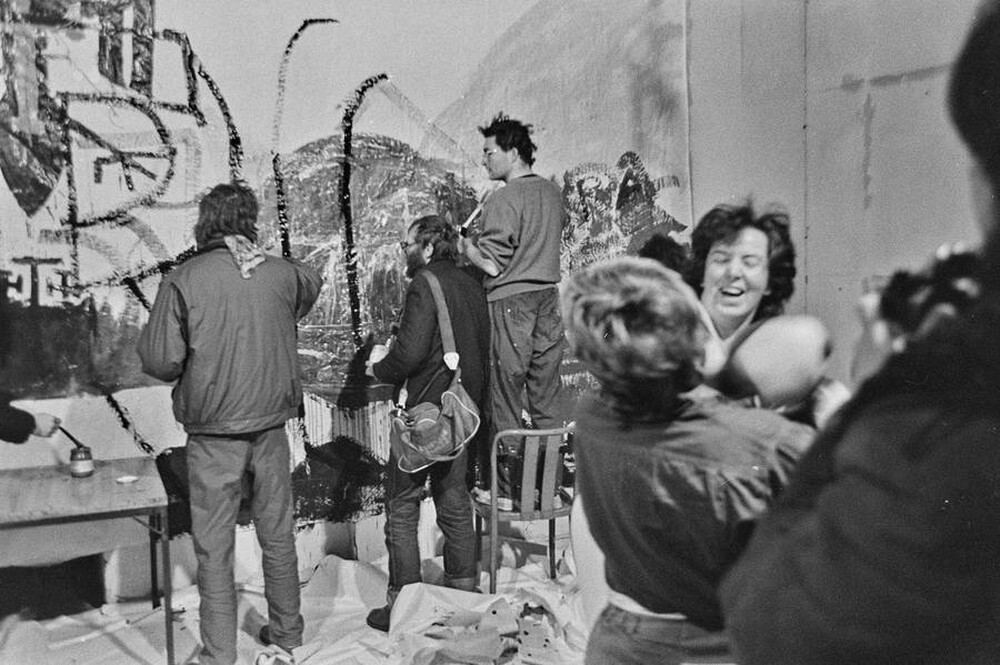 Communal painting, happening at Stodoła Gallery, Warsaw, 1986