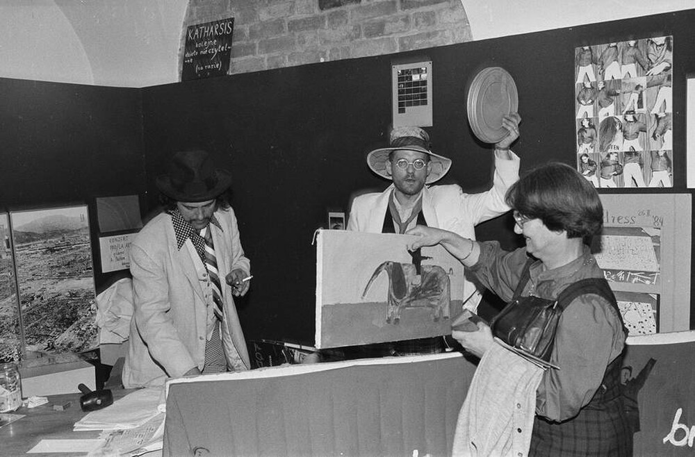Jacek Krzyszkowski, Adam Rzepecki, "We will get rid of the world and native artworks within our reach", Mała Gallery, Warsaw, 1985