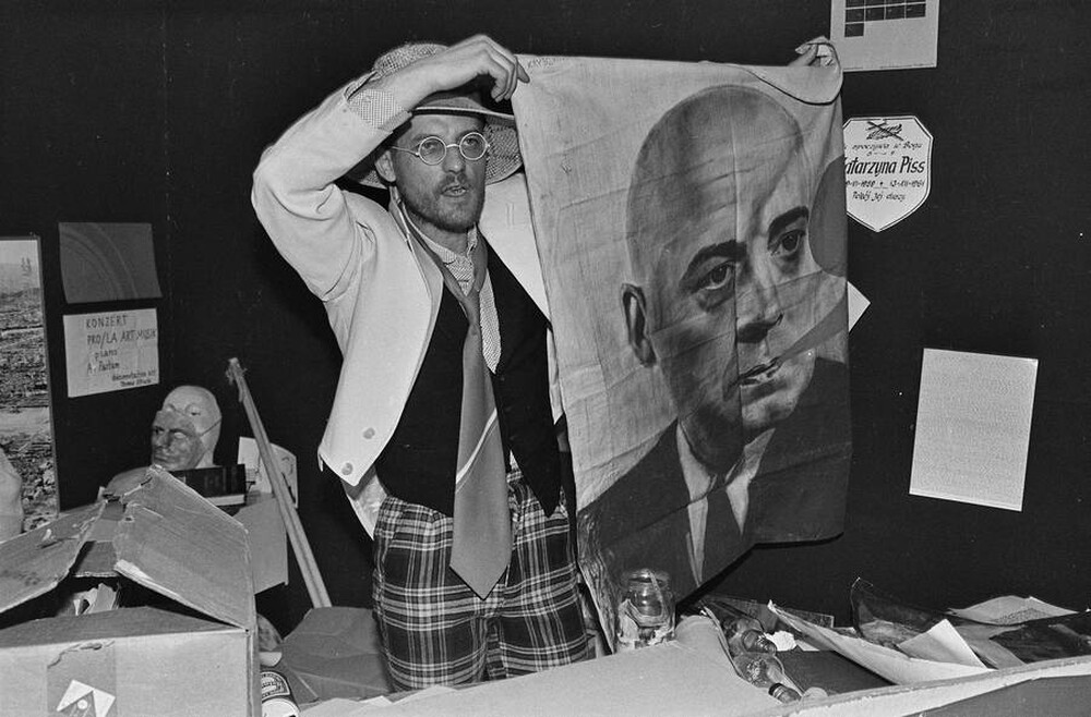 Jacek Krzyszkowski, Adam Rzepecki, "We will get rid of the world and native artworks within our reach", Mała Gallery, Warsaw, 1985
