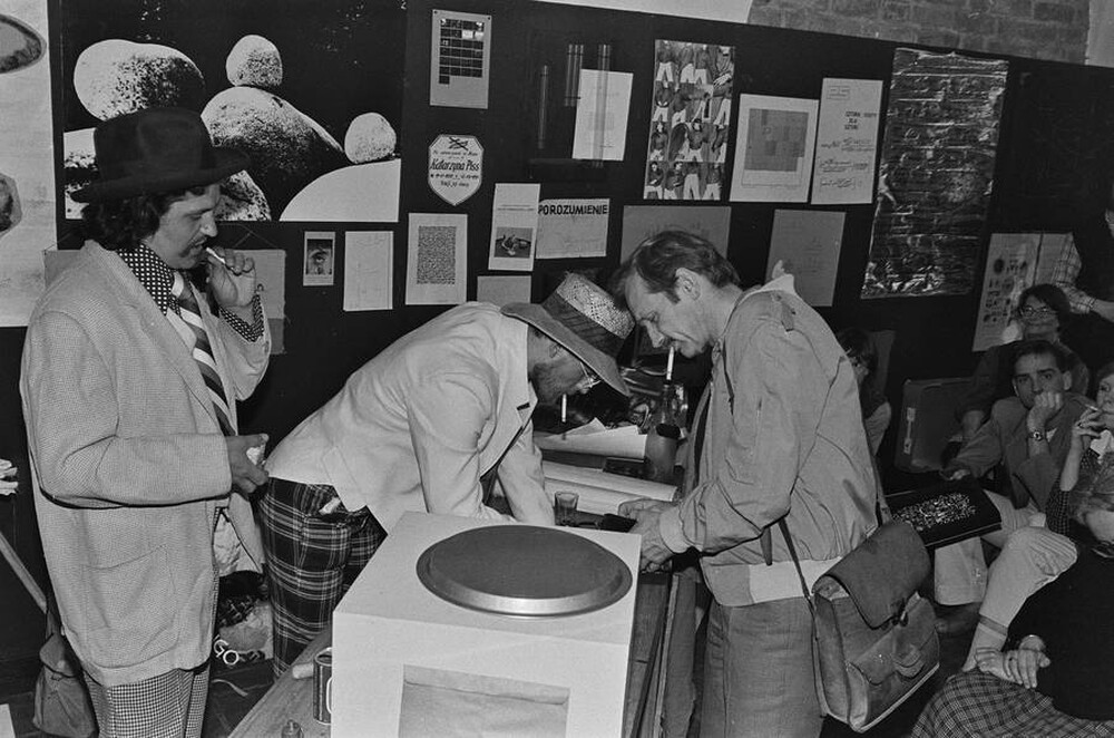 Jacek Krzyszkowski, Adam Rzepecki, "We will get rid of the world and native artworks within our reach", Mała Gallery, Warsaw, 1985