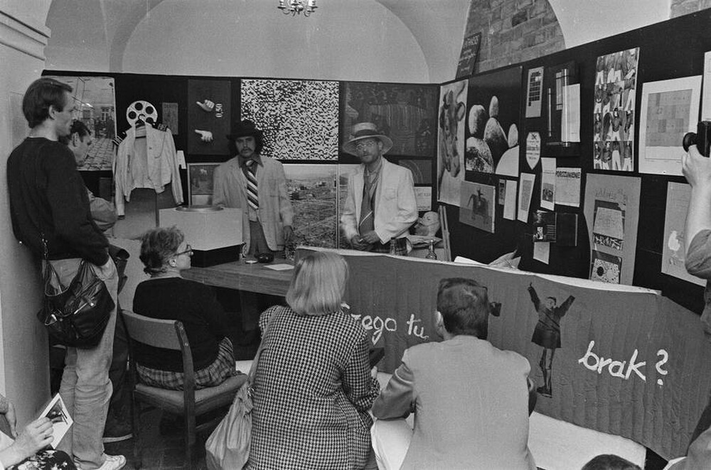 Jacek Krzyszkowski, Adam Rzepecki, "We will get rid of the world and native artworks within our reach", Mała Gallery, Warsaw, 1985