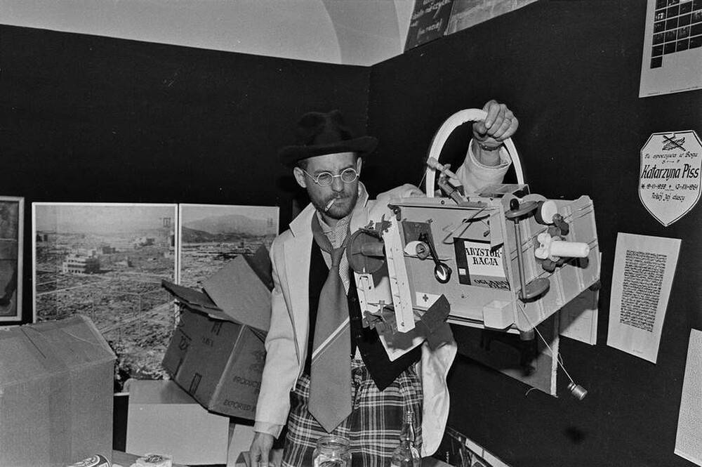 Jacek Krzyszkowski, Adam Rzepecki, "We will get rid of the world and native artworks within our reach", Mała Gallery, Warsaw, 1985