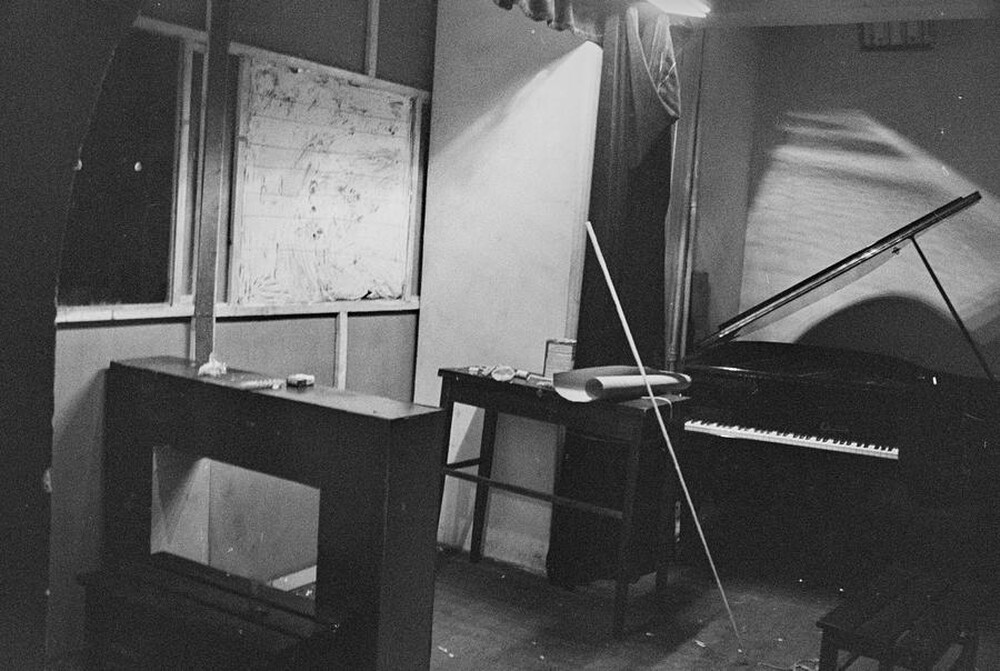 Krzysztof Zarębski, performance, Sigma Gallery, Warsaw, 1973