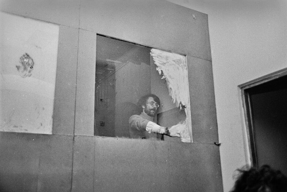 Krzysztof Zarębski, performance, Sigma Gallery, Warsaw, 1973