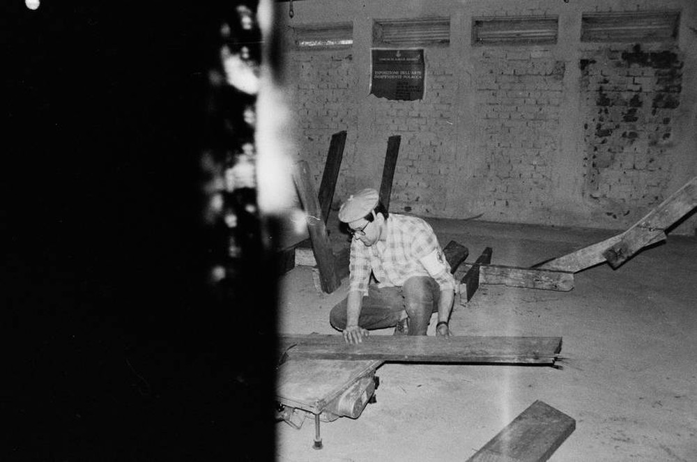 Manhattan Dungeons, or the Art of Other Media exhibition, garages, Ł&oacute;dź, 1989