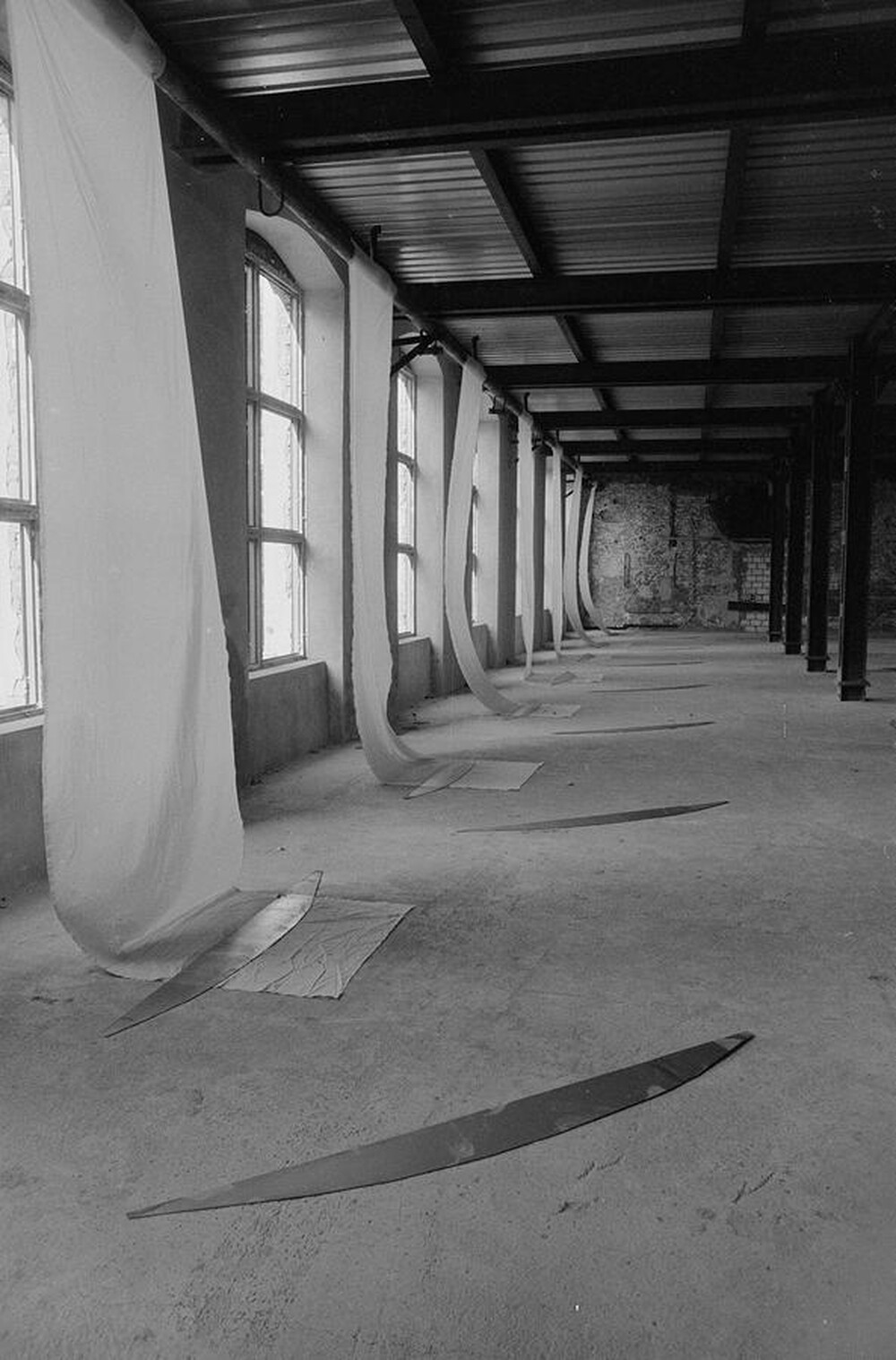 Exhibition "Construction in Process" (documentation), Ł&oacute;dź, 1990