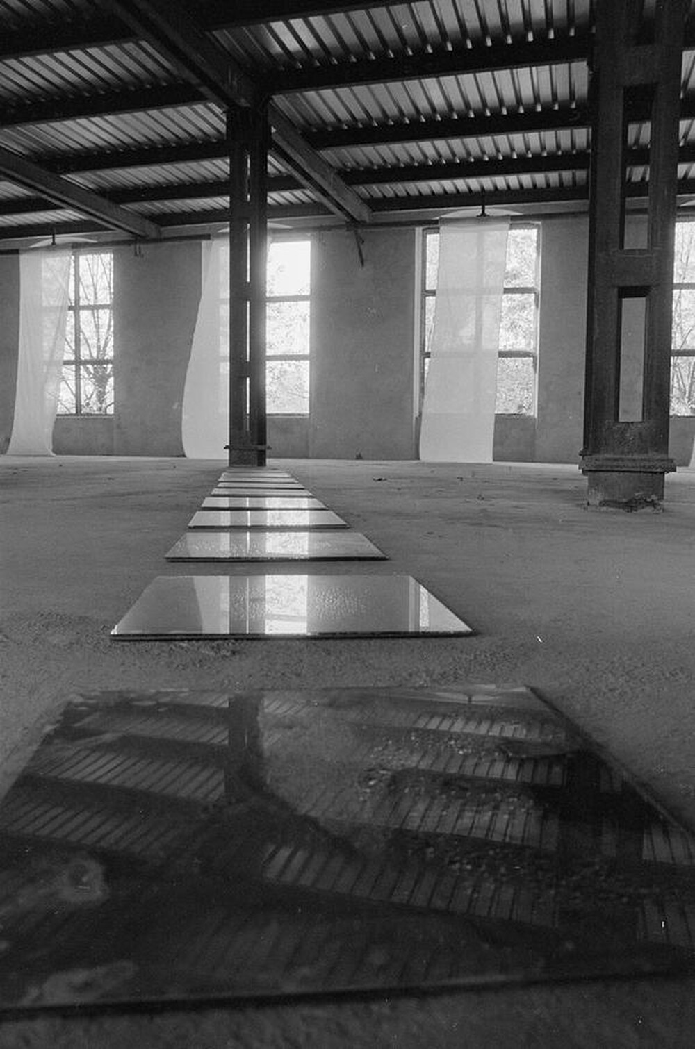 Exhibition "Construction in Process" (documentation), Ł&oacute;dź, 1990