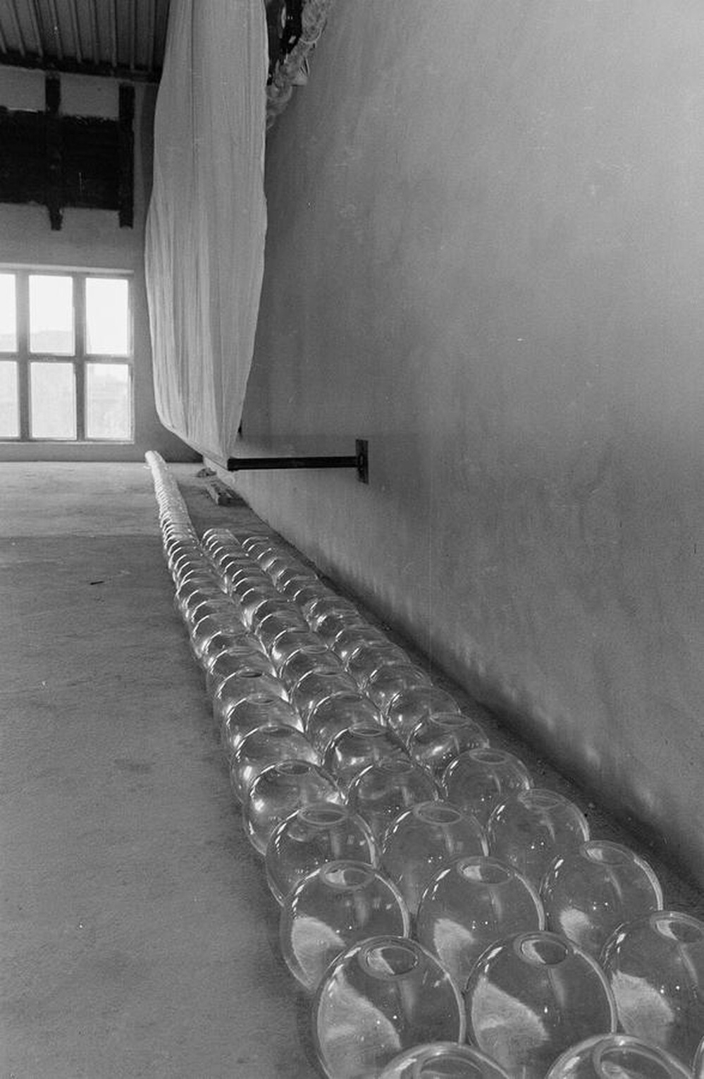 Exhibition "Construction in Process" (documentation), Ł&oacute;dź, 1990