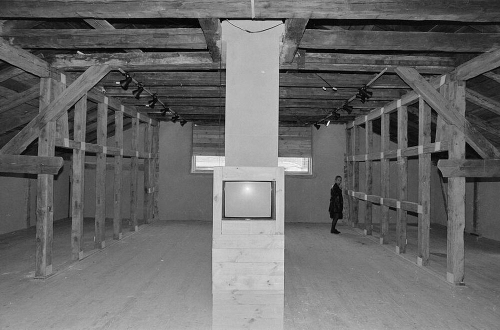 Exhibition "Construction in Process" (documentation), Ł&oacute;dź, 1990