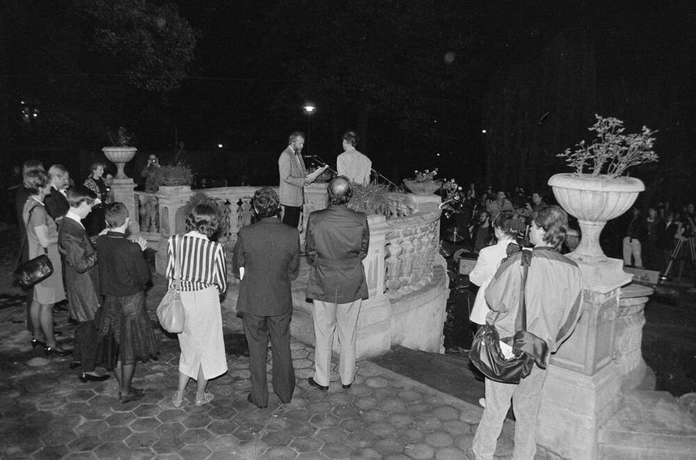 Wystawa &bdquo;Konstrukcja w procesie&rdquo; (otwarcie), Łódź, 1990