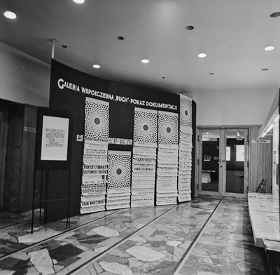 Wsp&oacute;łczesna Gallery, "Documentation Show", Warsaw, 1972