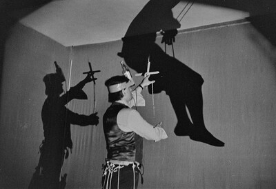 Władysław Kaźmierczak, performance, Stodoła Gallery, Warsaw, 1986