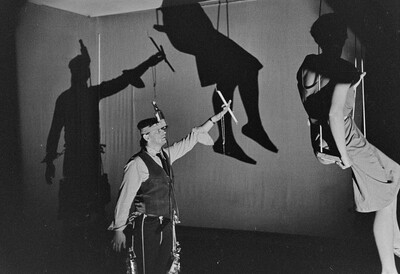 Władysław Kaźmierczak, performance, Stodoła Gallery, Warsaw, 1986