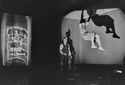 Władysław Kaźmierczak, performance, Stodoła Gallery, Warsaw, 1986
