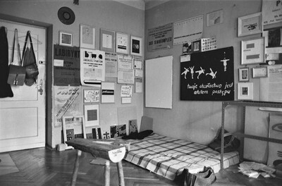 Andrzej Partum, Poetry Office, Warsaw (Podchorążych Street), 1982