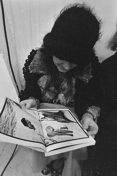 "Live Gallery", Andrzej Partum, Poetry Office (Poznańska Street), Warsaw, 1974