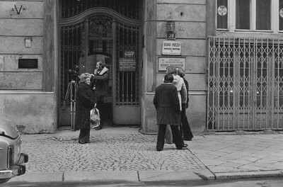 "Live Gallery", Andrzej Partum, Poetry Office (Poznańska Street), Warsaw, 1974