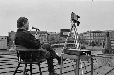 Video Eye action, J&oacute;zef Robakowski, part of Andrzej Partum's Art Hotel, Ł&oacute;dź, 1990