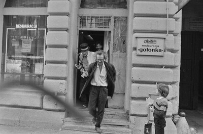 Manhattan Dungeons, or the Art of Other Media exhibition, garages, Ł&oacute;dź, 1989